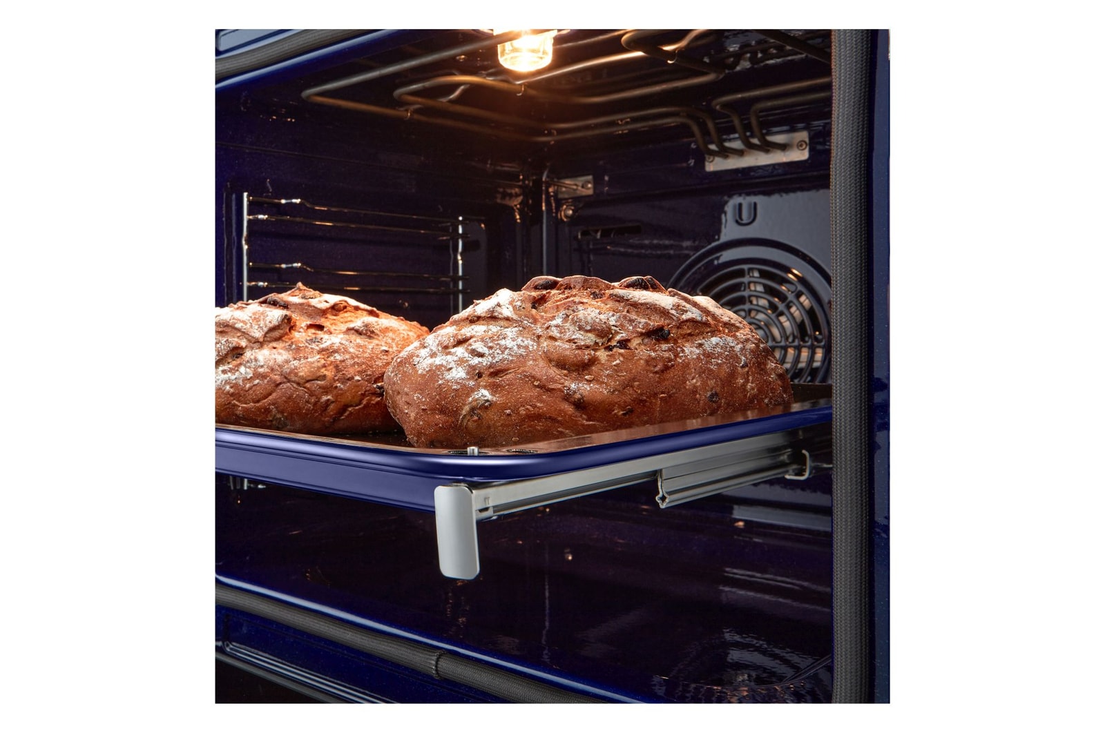 Interno forno WS9D7651B con cibo